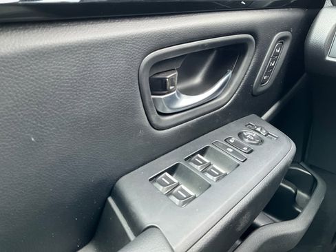 Used 2025 Honda Pilot EX-L image 22