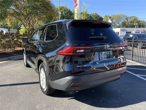 Certified 2024 Toyota Grand Highlander XLE image 6