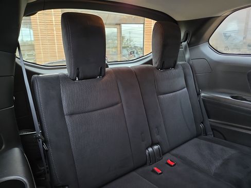 Used 2016 Nissan Pathfinder SV image 14