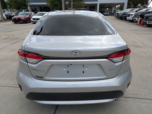 Used 2022 Toyota Corolla LE FWD image 5