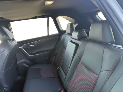 Used 2022 Toyota RAV4 XSE AWD/4WD image 11