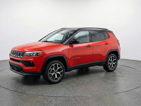Used 2025 Jeep Compass Limited image 3