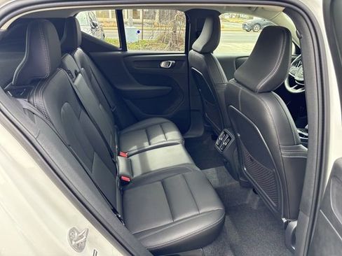 Used 2025 Volvo XC40 B5 Core AWD/4WD image 14