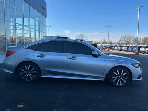 Used 2023 Honda Civic EX image 7