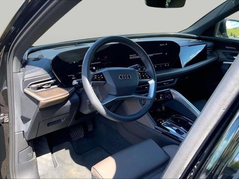 Used 2025 Audi Q5 Premium Plus w/ Premium Plus AWD/4WD image 14