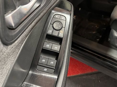 Used 2023 Nissan Rogue SV AWD/4WD image 14