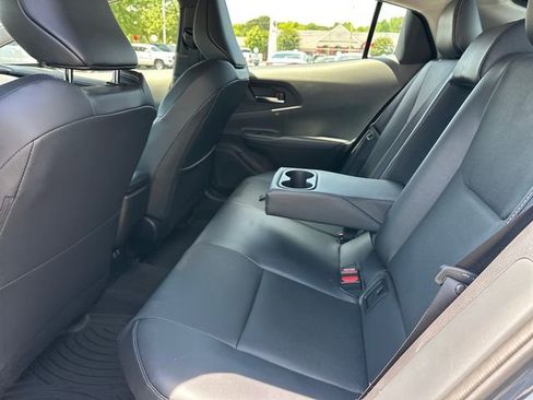 Used 2025 Toyota Prius XLE FWD image 12