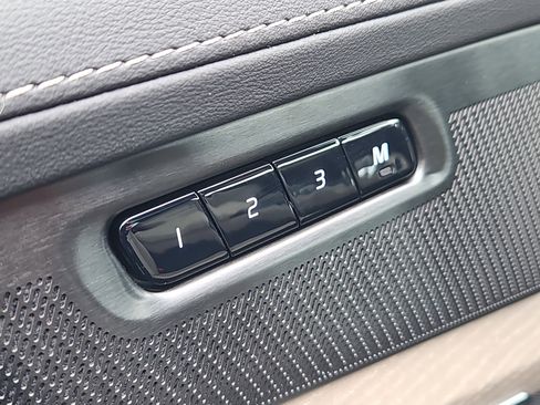 New 2026 Volvo XC90 B6 Plus w/ Protection Package Premier image 10