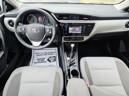 Used 2017 Toyota Corolla LE image 10