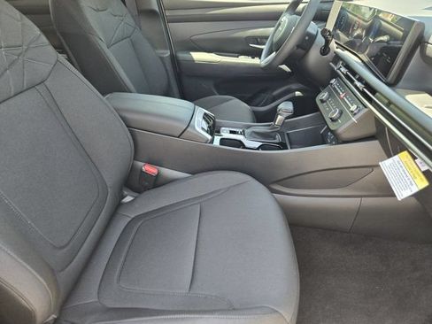 Used 2025 Hyundai Tucson SE FWD image 10