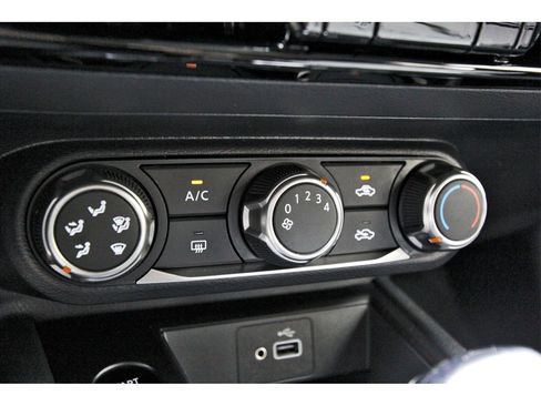 Certified 2025 Nissan Kicks S image 22