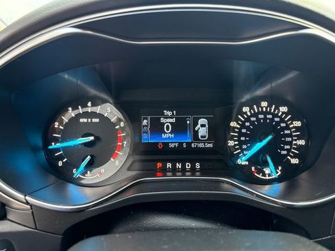 Used 2018 Ford Fusion SE image 25