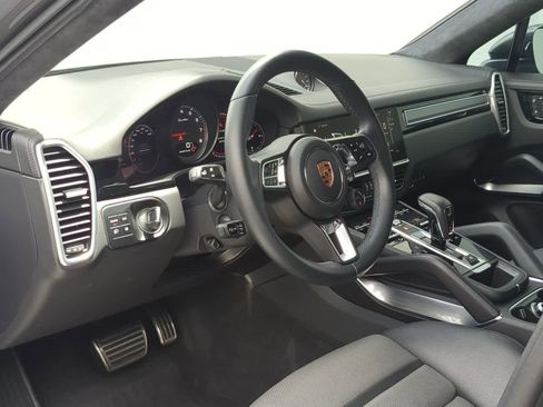 Used 2023 Porsche Cayenne Turbo AWD/4WD image 10
