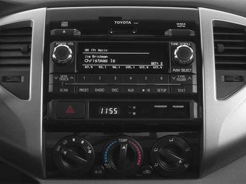 Used 2014 Toyota Tacoma 4x4 Double Cab w/ TRD Sport Package image 7