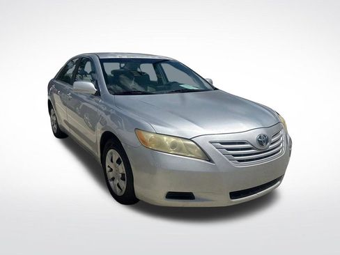 Used 2008 Toyota Camry LE FWD image 1