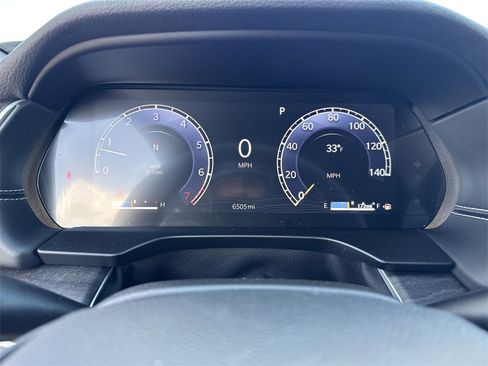 Used 2025 Jeep Grand Cherokee L Limited w/ Black Appearance Package image 15