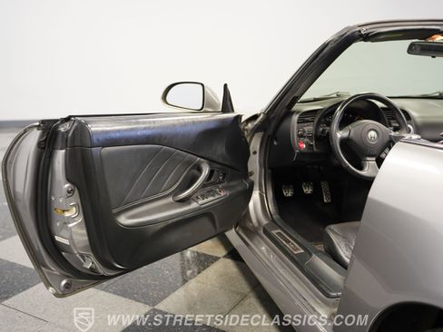 Used 2001 Honda S2000 image 37