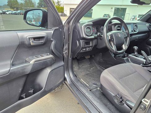 Used 2019 Toyota Tacoma TRD Off-Road image 22