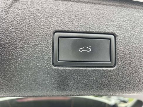 Certified 2024 Volkswagen Atlas SEL AWD/4WD image 11
