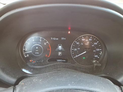 Used 2023 Nissan Kicks SV w/ Interior Electronics Package FWD image 13
