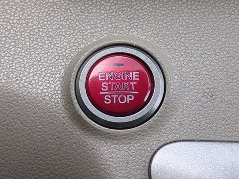 Used 2017 Honda Odyssey SE image 32