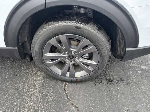 New 2026 Ford Explorer Active w/ Active Comfort Package image 5