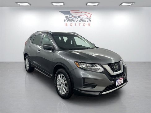 Used 2018 Nissan Rogue SV w/ Sun & Sound Touring Package image 3