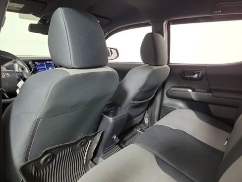 Used 2022 Toyota Tacoma TRD Sport w/ Technology Package AWD/4WD image 11