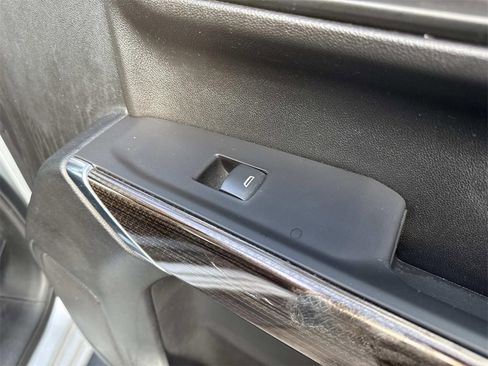 Used 2021 Chevrolet Silverado 1500 LT image 28