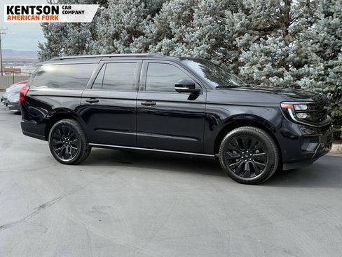 Used 2025 Ford Expedition Max Platinum w/ Stealth Appearance Package image 11
