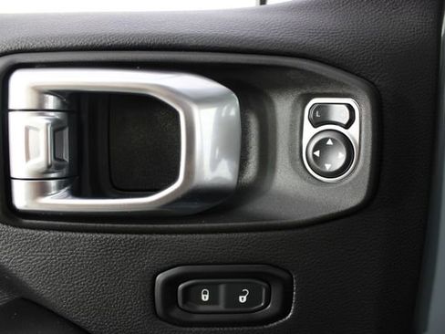 Used 2025 Jeep Wrangler Unlimited Sahara AWD/4WD image 14