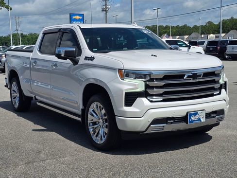 Certified 2023 Chevrolet Silverado 1500 High Country w/ High Country Premium Package AWD/4WD image 7