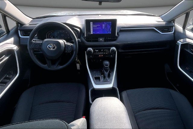 Used 2025 Toyota RAV4 LE AWD/4WD image 7