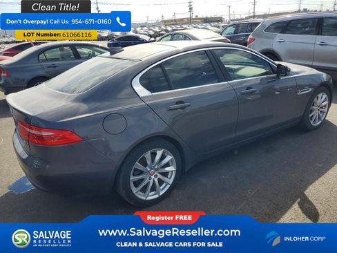 Used 2017 Jaguar XE Prestige RWD image 4