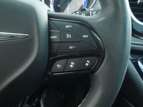 Used 2022 Chrysler Pacifica Limited w/ S Appearance Package FWD image 14