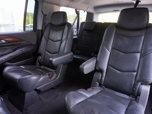 Used 2019 Cadillac Escalade ESV Premium Luxury image 31