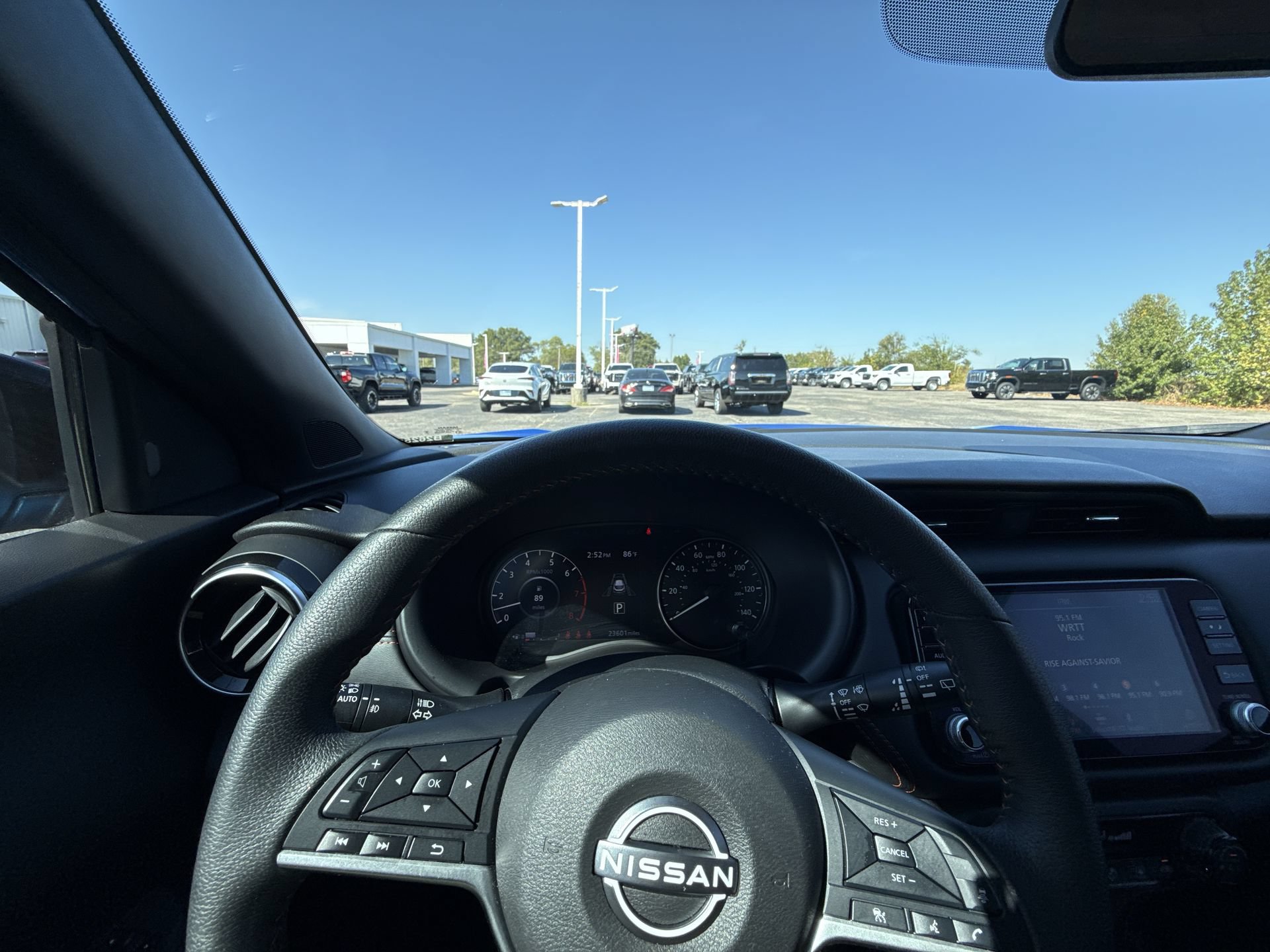 Used 2023 Nissan Kicks SR FWD image 17