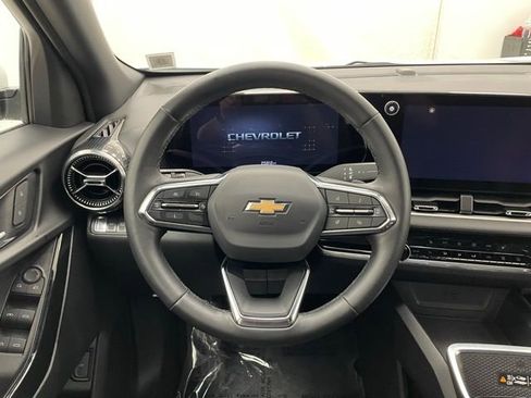 Certified 2025 Chevrolet Equinox LT w/ Convenience Package II image 10