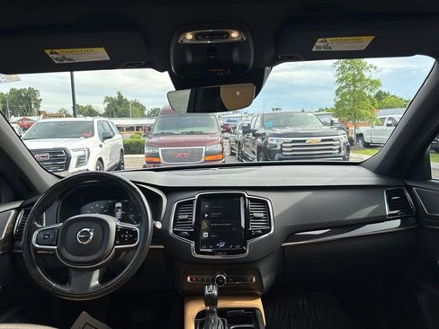 Used 2018 Volvo XC90 T6 Momentum w/ Convenience Package AWD/4WD image 20
