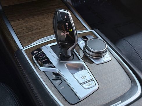 Used 2018 BMW 740i RWD image 28