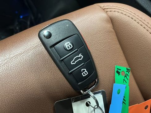 Used 2024 Audi Q3 2.0T Premium Plus w/ Premium Plus Package image 39