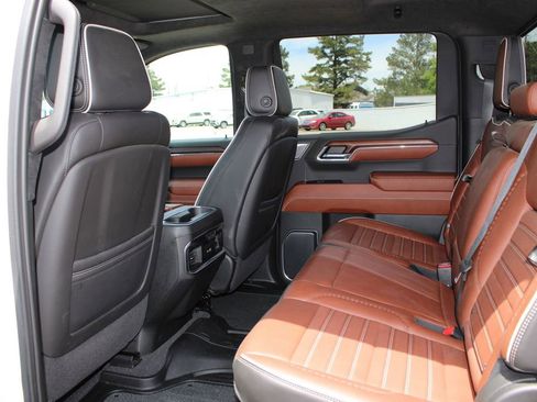 Used 2023 GMC Sierra 1500 Denali Ultimate AWD/4WD image 10