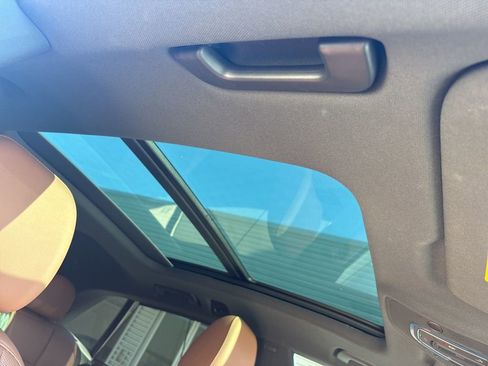 Used 2022 Audi Q8 Premium Plus image 18