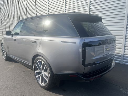 New 2025 Land Rover Range Rover Long Wheelbase SE image 3