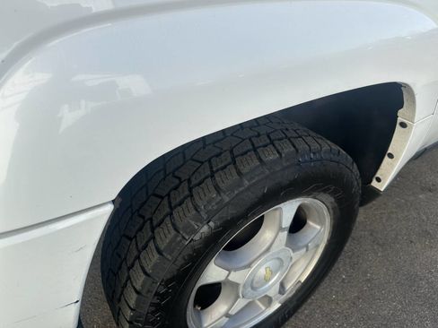 Used 2005 Chevrolet TrailBlazer EXT LS w/ LS Preferred Equipment Group image 16