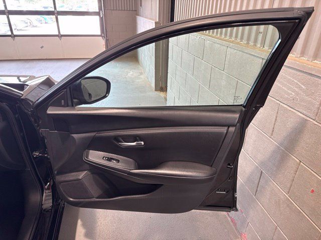 Used 2024 Nissan Sentra SV FWD image 16