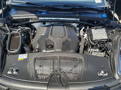 Used 2023 Porsche Macan image 22