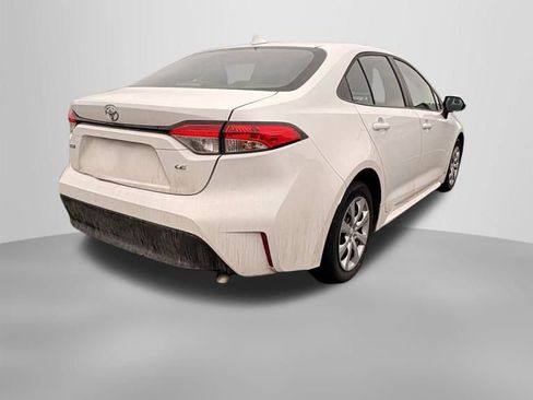 Used 2025 Toyota Corolla LE image 8