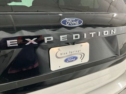 New 2026 Ford Expedition Active image 5