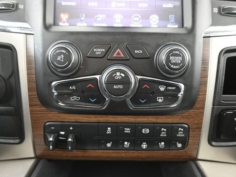 Used 2016 RAM 2500 Laramie w/ Convenience Group image 30